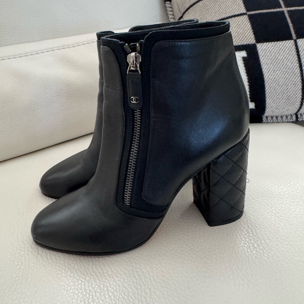 CHANEL Black Heeled Boots with Chunky Heel
